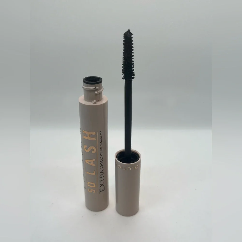 REVOLUTION 5D Mascara Lift & Define Extra Dimension 5D Lash & Estee Lauder Black